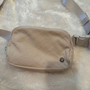 White Lululemon crossbody bag